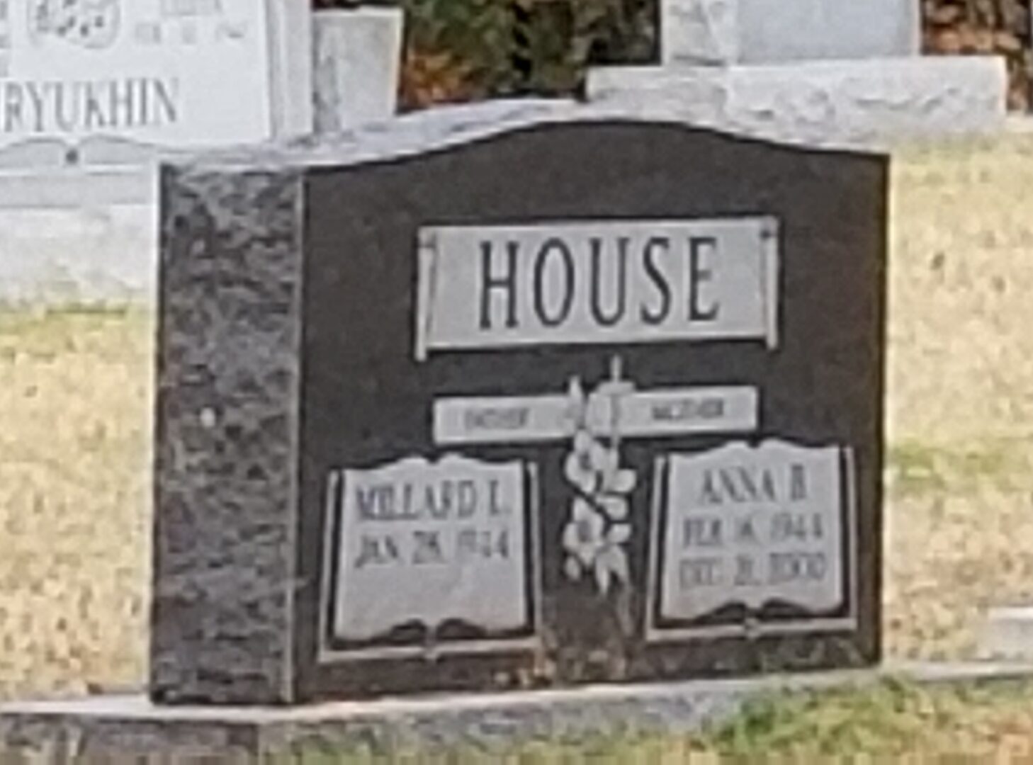 Double Upright Headstone Rolling Oaks Memorial Gardens